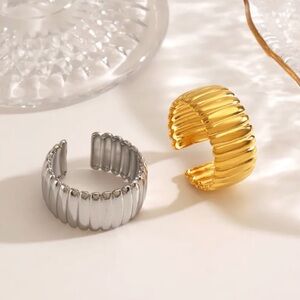 Ribbed Chunky Open Band Ring – Buyer’s Choice Gold or Silver Tone